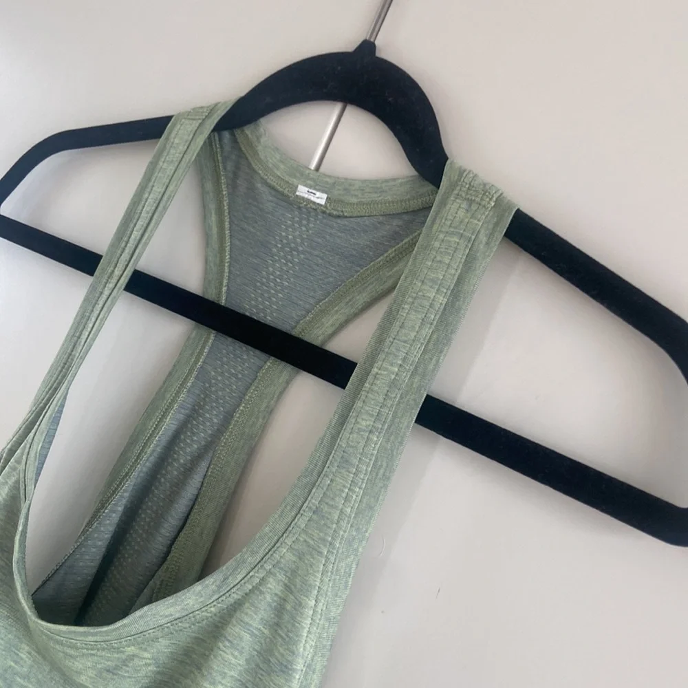Lululemon Swiftly Tech Racerback 2.0 *Race Length EUC - Picture 6 of 9